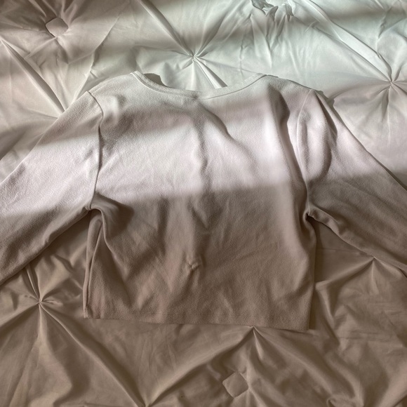 Sunday best Aritzia Button down crop top size M - Picture 4 of 4